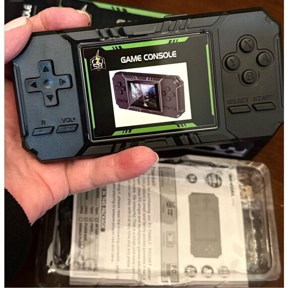 GENERIC - NWT Retro Portable Game Console/520 Classic Games/Multi-Player/TV Play - Picture 8 of 16